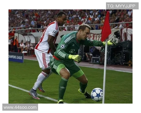 聚焦当代足球巨星成长之路与赛场辉煌瞬间全面呈现解析精彩纵览集